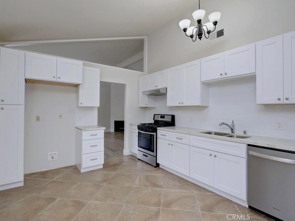 24561 Sadaba Property Photo 7