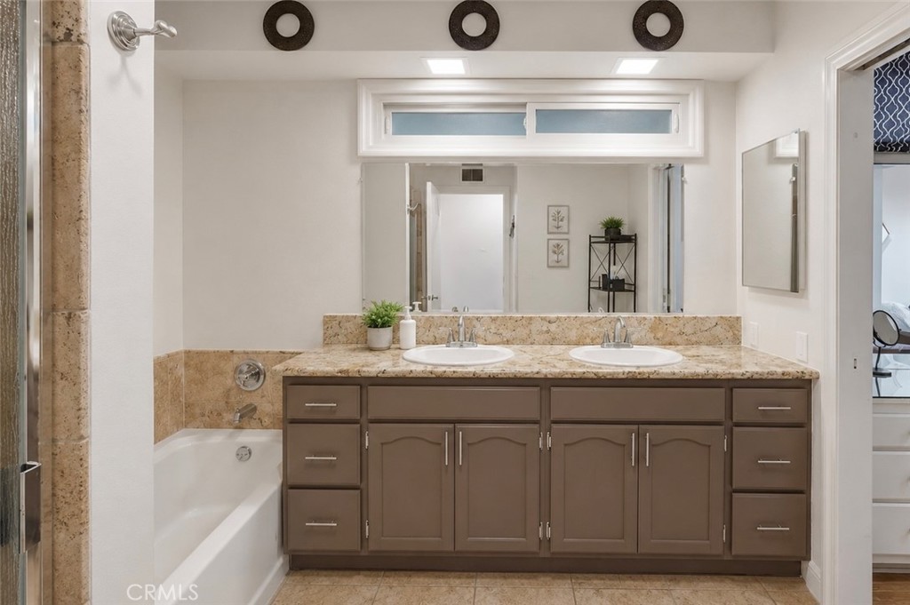 4715 Presidio Property Photo 12
