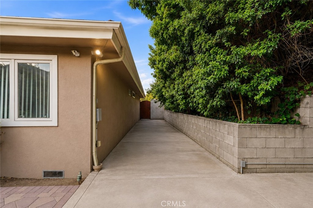 4715 Presidio Property Photo 30