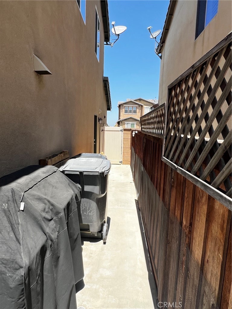 11555 Valley Oak Lane Property Photo 9