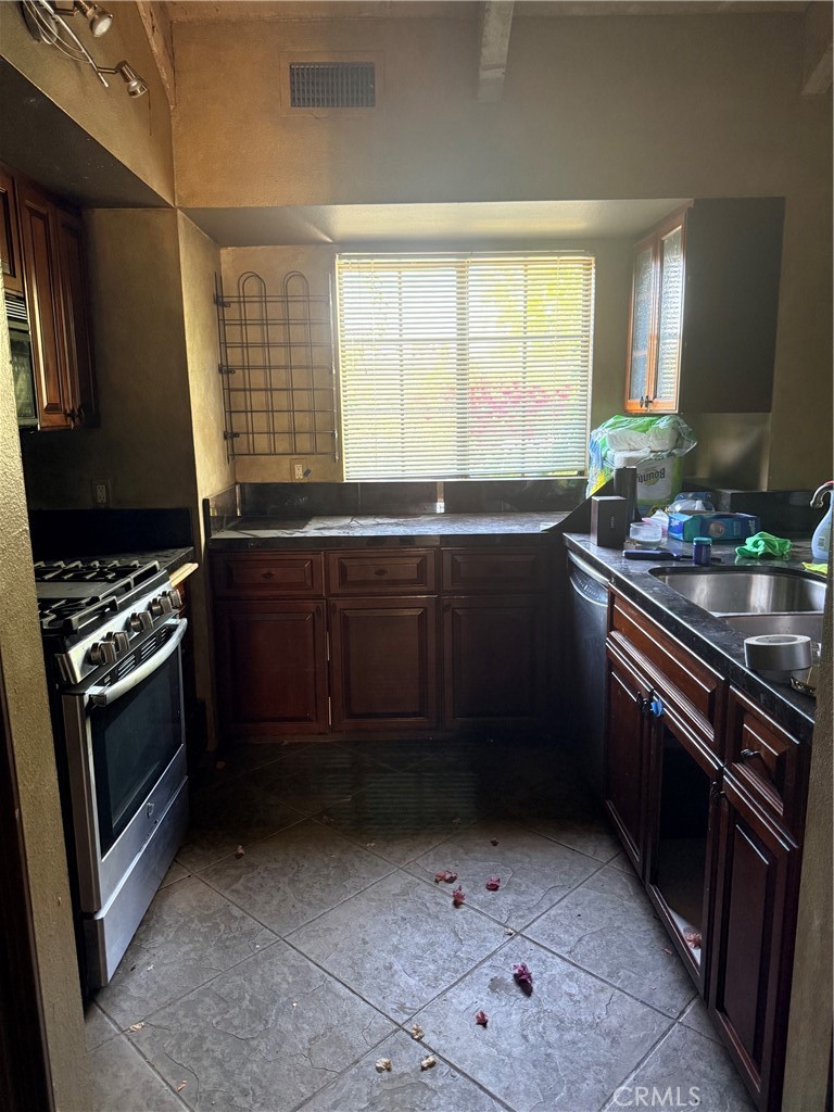 333 Forest Hills Drive Property Photo 10