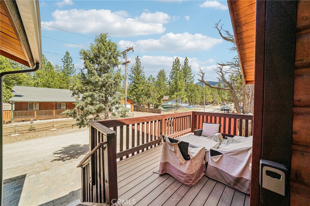 933 Spruce Property Photo 6