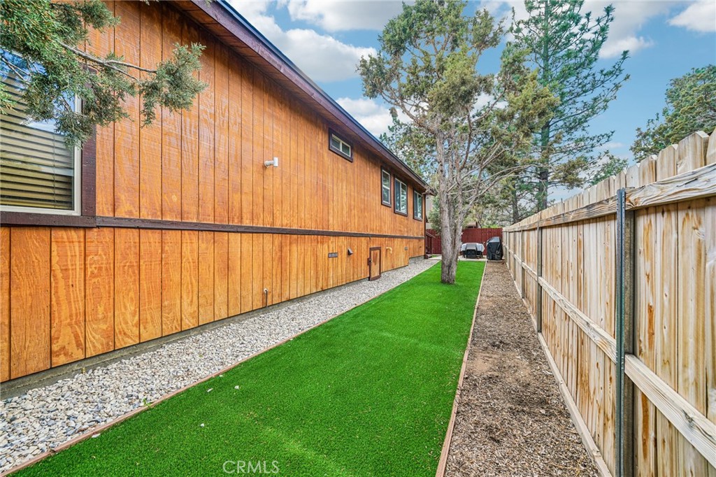 933 Spruce Property Photo 55