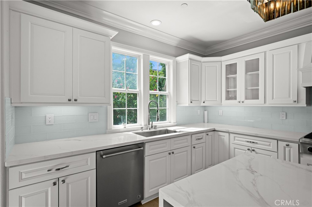 66 Eclipse Property Photo 16