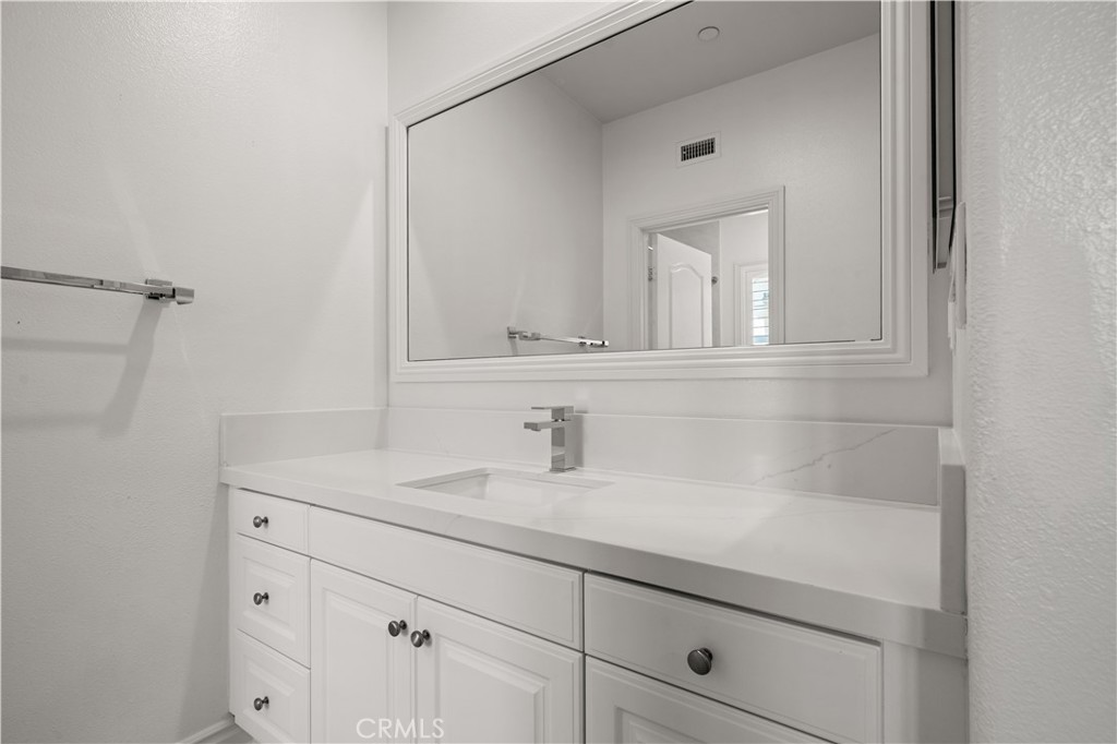 66 Eclipse Property Photo 33