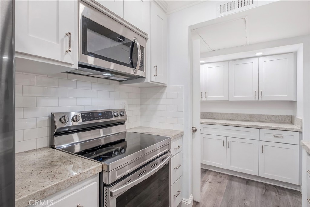 5257 Radford Avenue 208 Property Photo 12