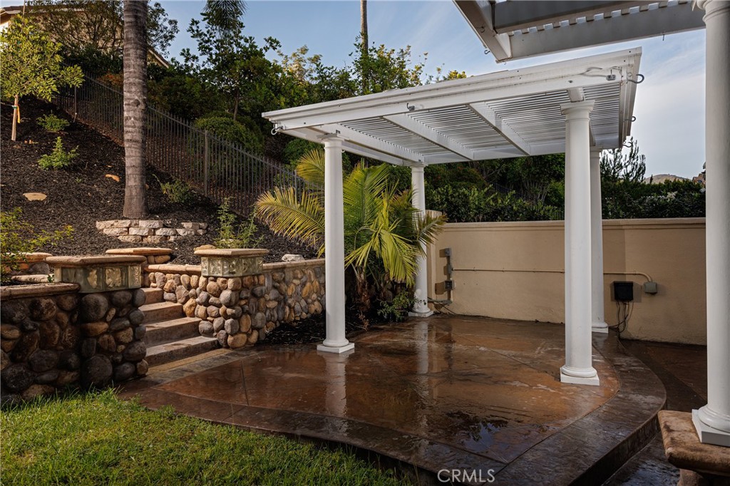 21 Somerset Property Photo 20