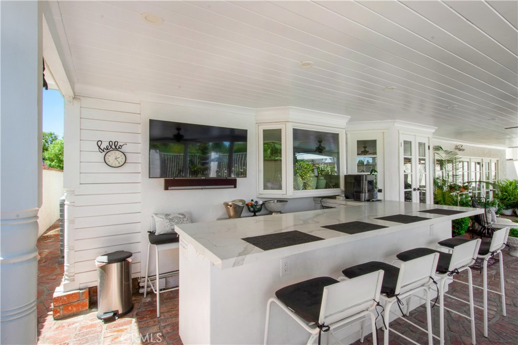 1736 Peacock Property Photo 5