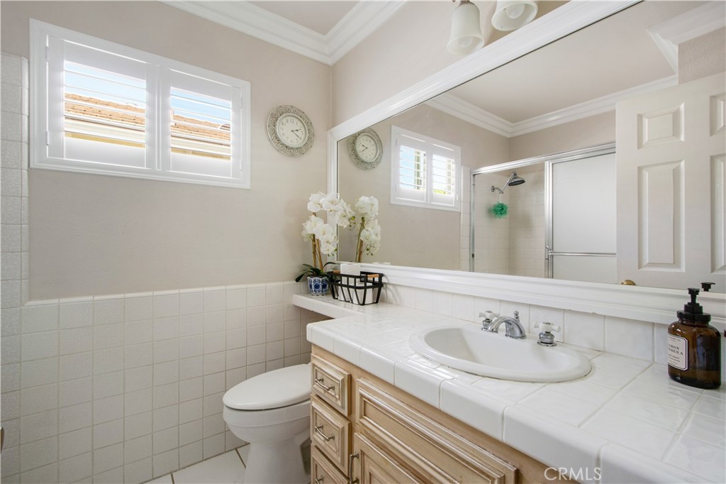1736 Peacock Property Photo 32
