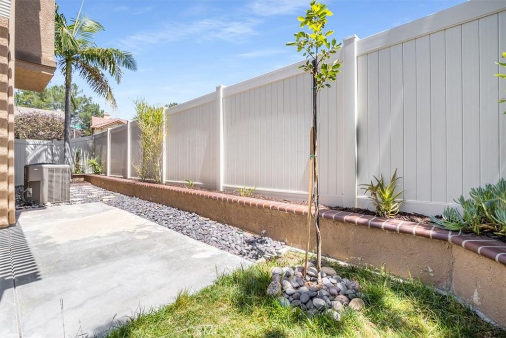 6 Kendall Property Photo 36
