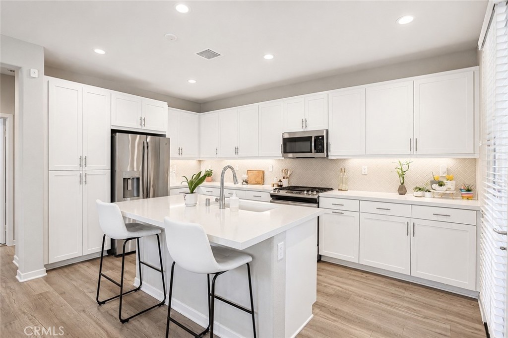 16218 Hollyhock Avenue Property Photo 2