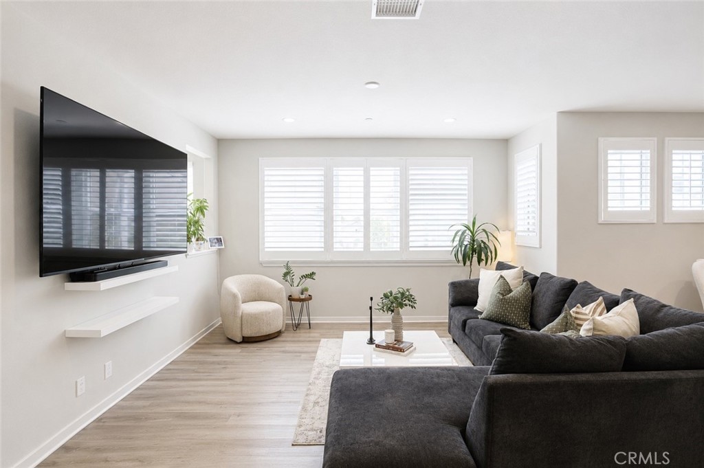 16218 Hollyhock Avenue Property Photo 3