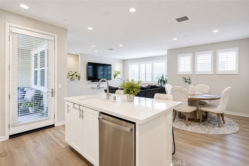 16218 Hollyhock Avenue Property Photo 4