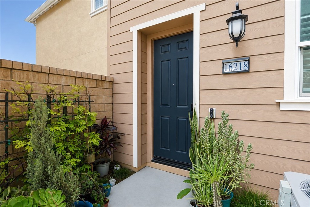 16218 Hollyhock Avenue Property Photo 5