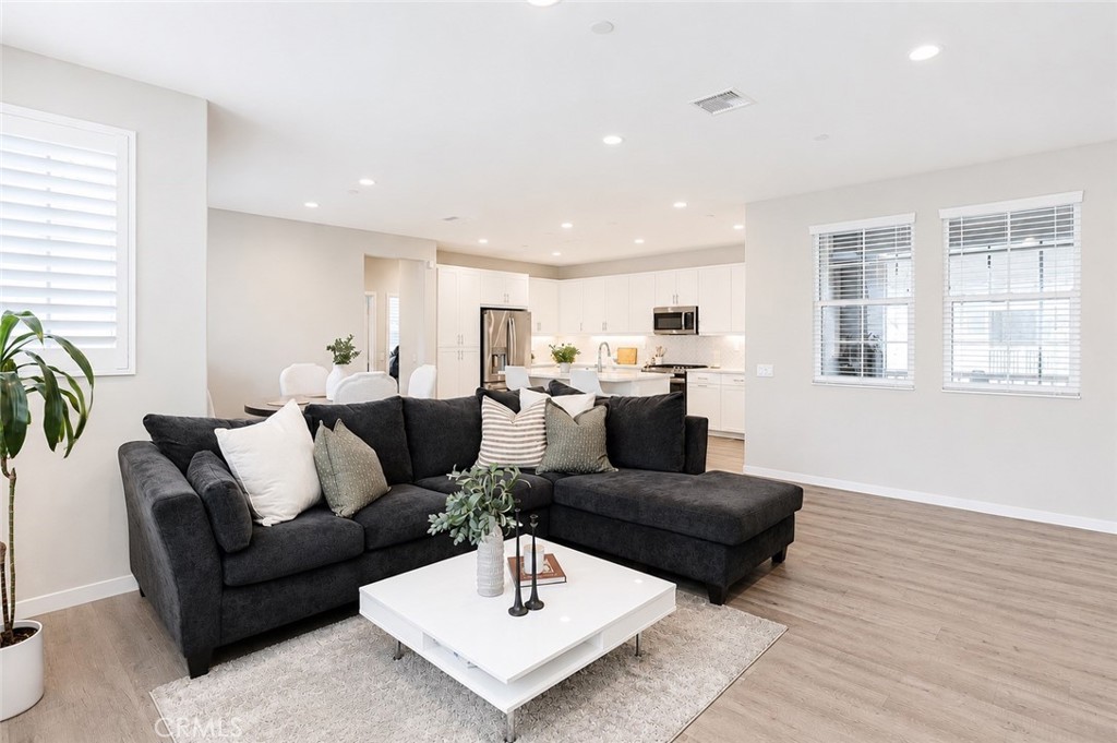 16218 Hollyhock Avenue Property Photo 8