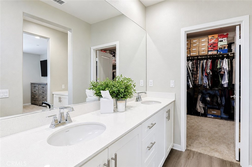 16218 Hollyhock Avenue Property Photo 15