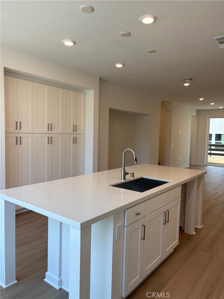 1032 Foothill Boulevard Property Photo 7