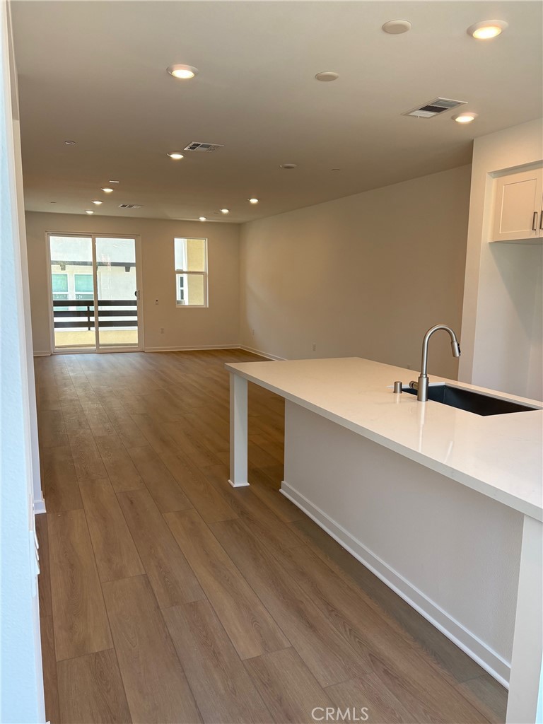 1032 Foothill Boulevard Property Photo 8