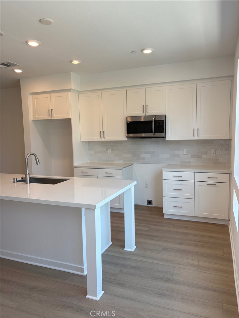 1032 Foothill Boulevard Property Photo 9