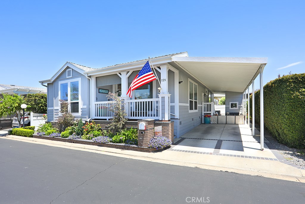 121 Estrella Property Photo 3