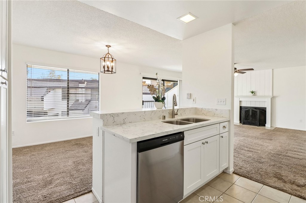 450 W Vermont 2102 Property Photo 16
