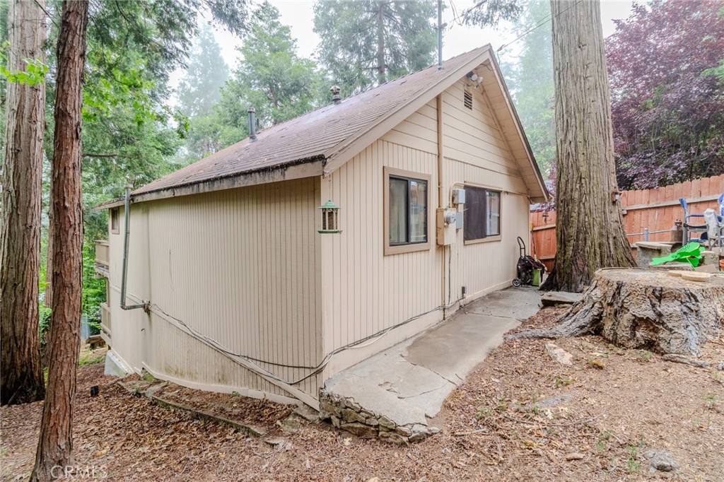 753 Woodland Property Photo 4