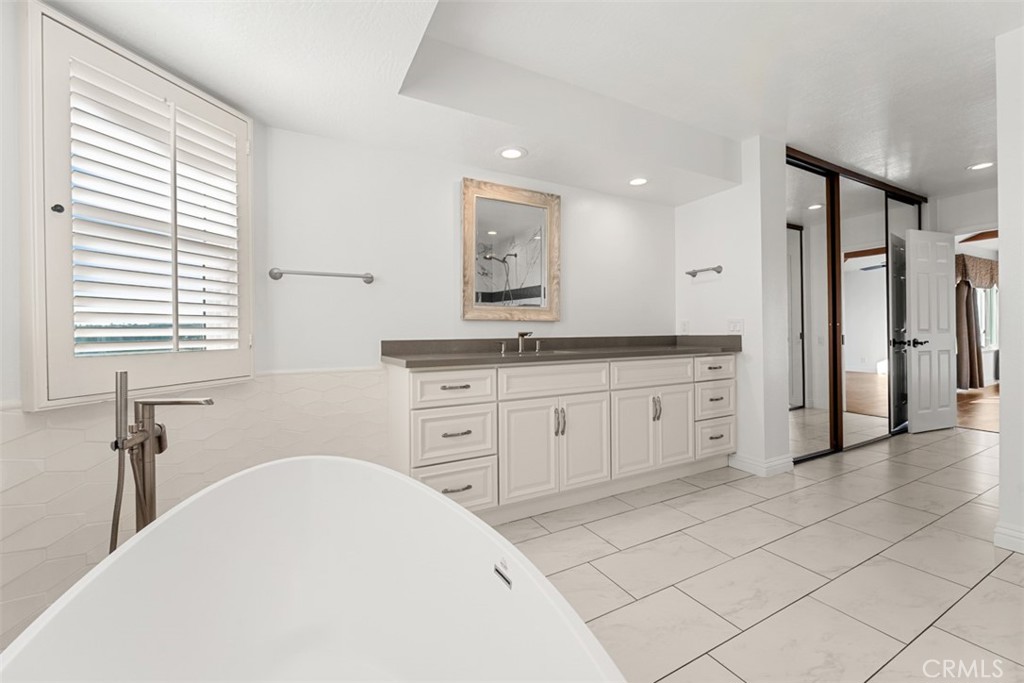 22971 Tiagua Property Photo 32