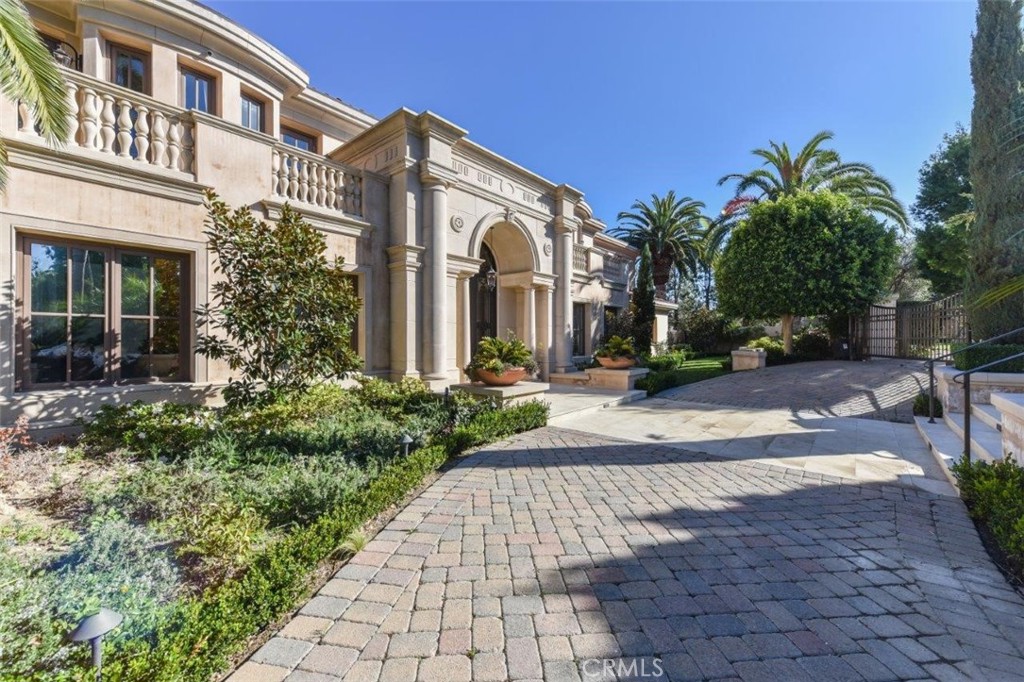 11 Skyridge Property Photo 2