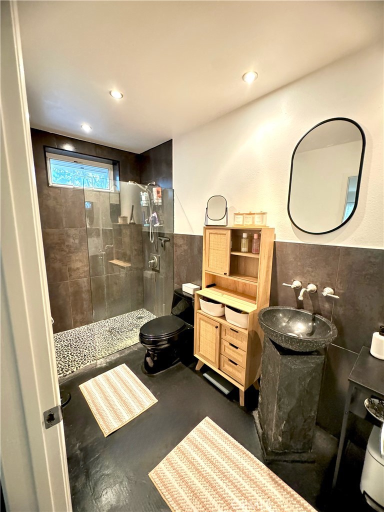 25062 Alicia C Property Photo 10