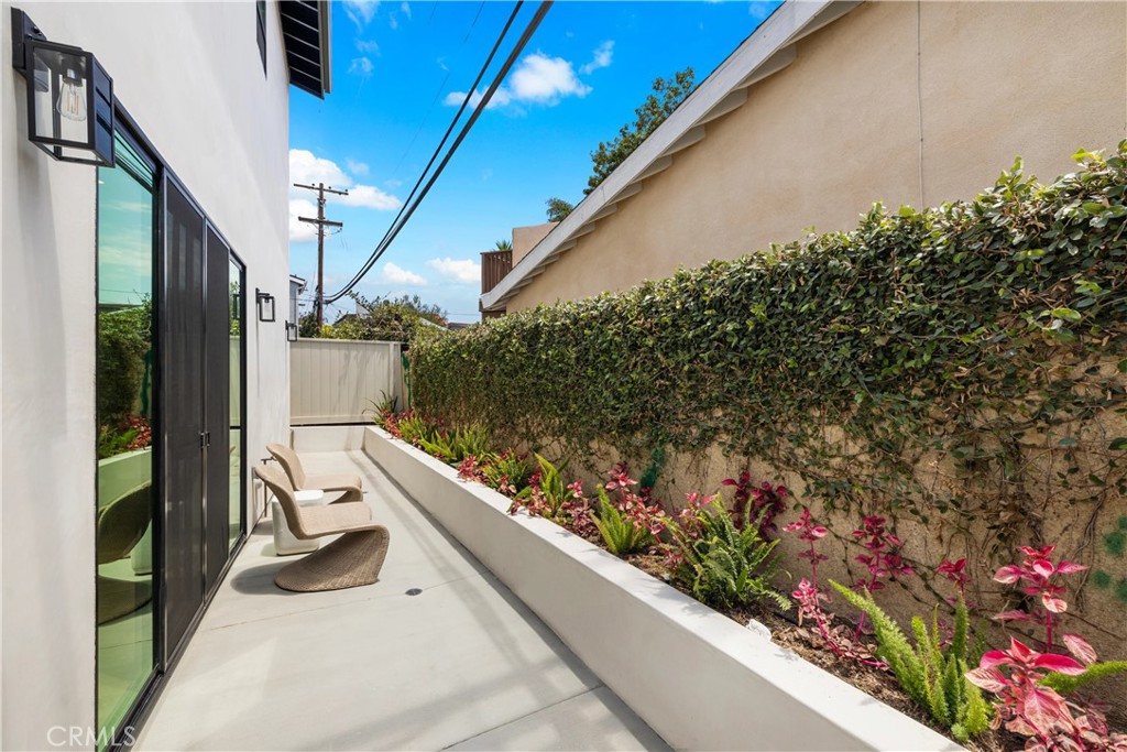 245 W El Portal B Property Photo 40