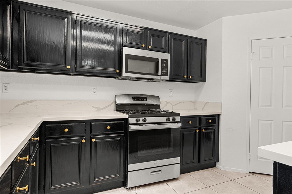 44713 Longfellow Avenue Property Photo 11