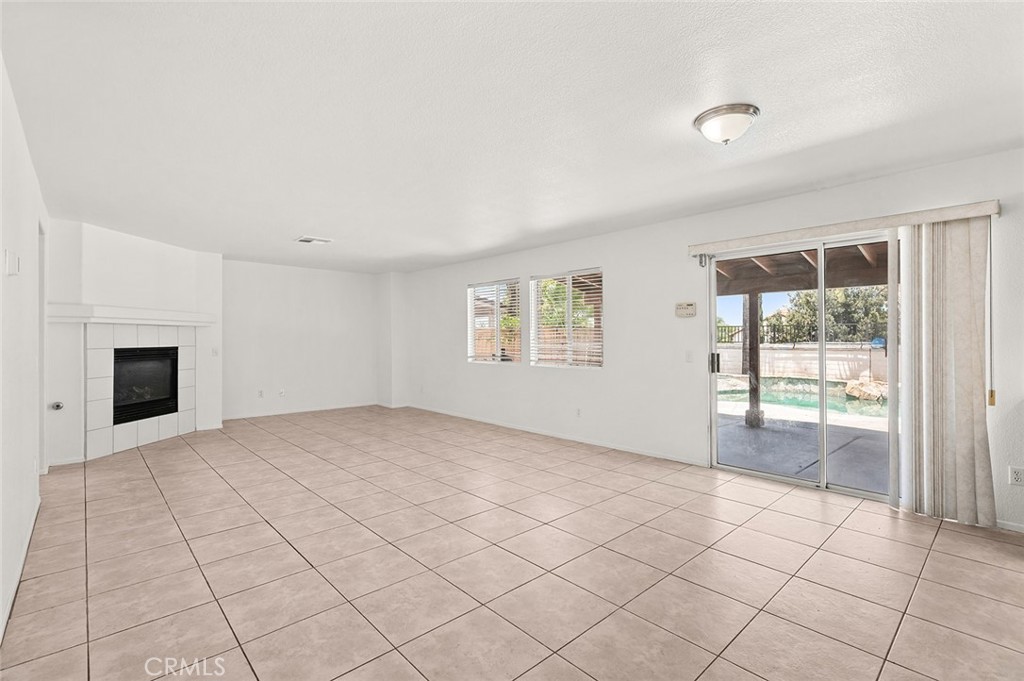 44713 Longfellow Avenue Property Photo 14