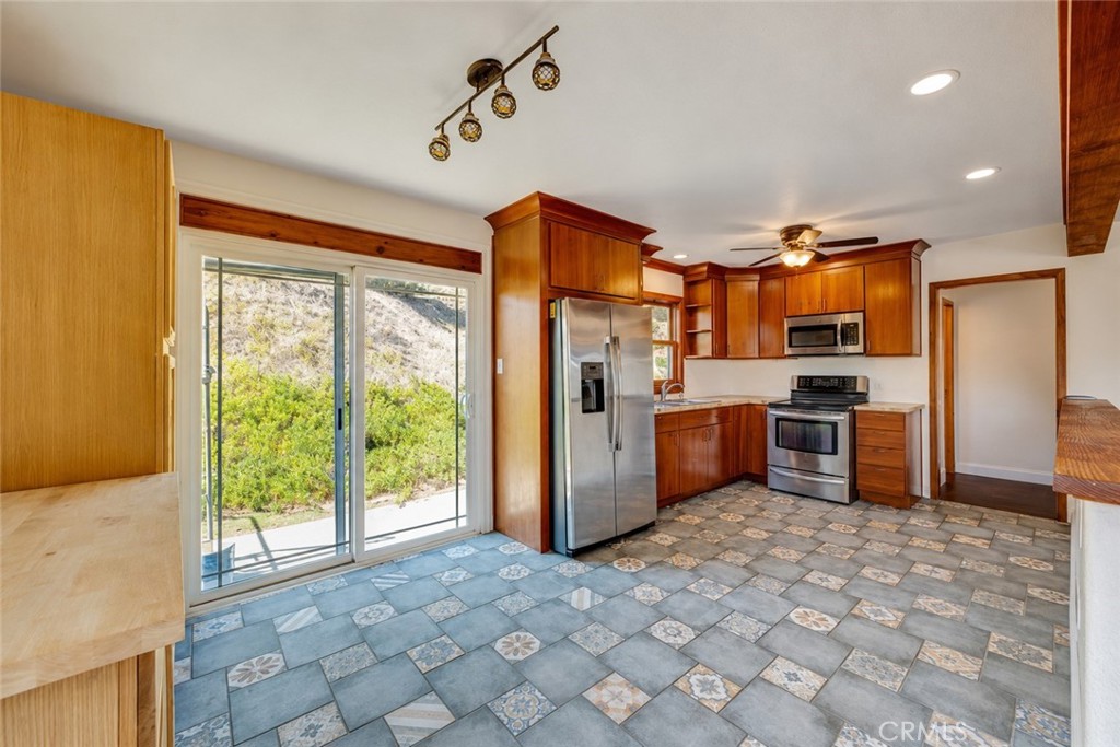 12671 Claire Drive Property Photo 10