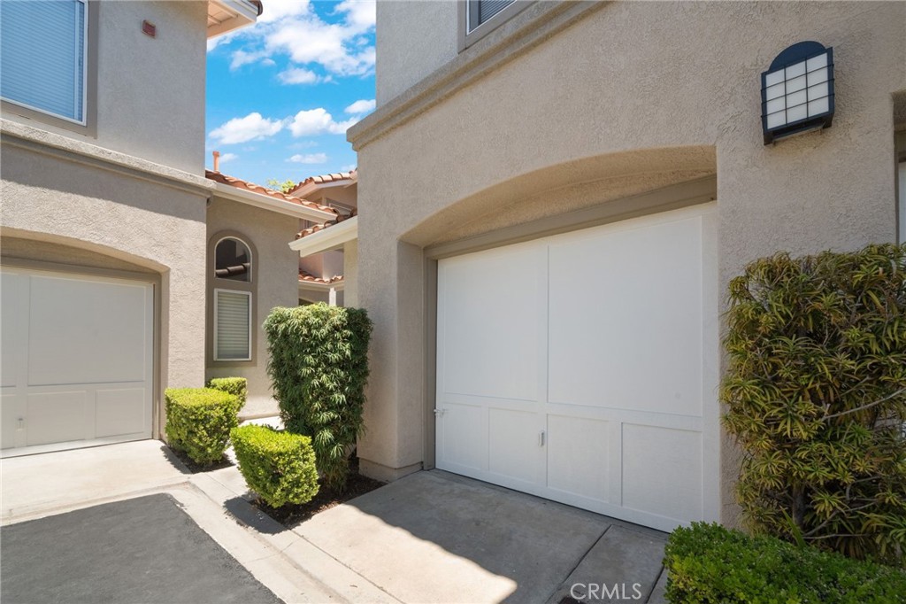 201 California Court Property Photo 5