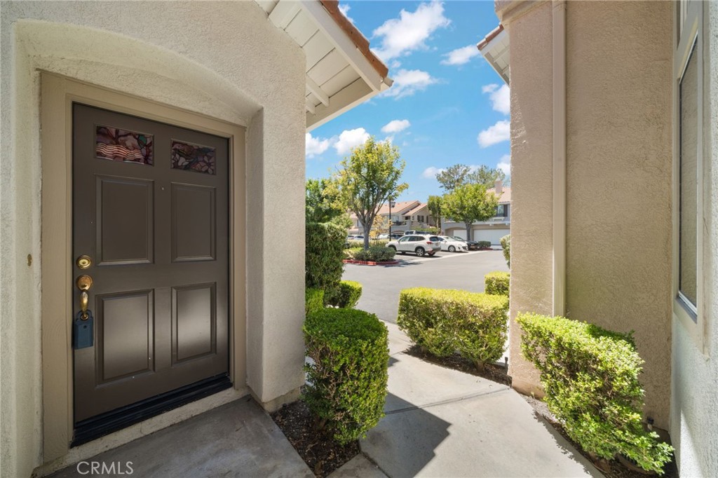201 California Court Property Photo 6
