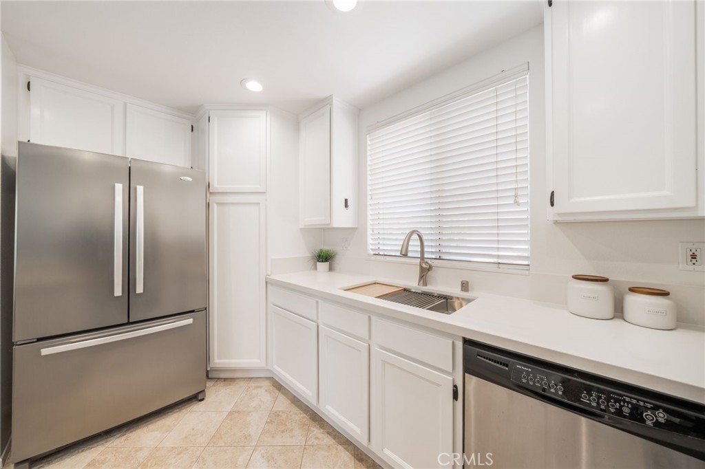 201 California Court Property Photo 16