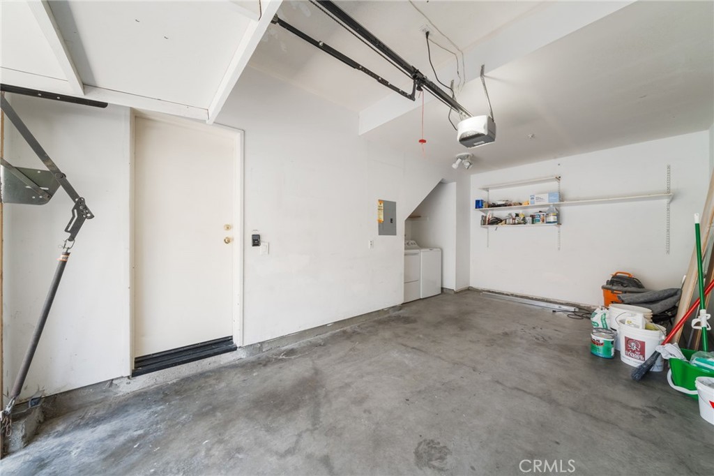 201 California Court Property Photo 26