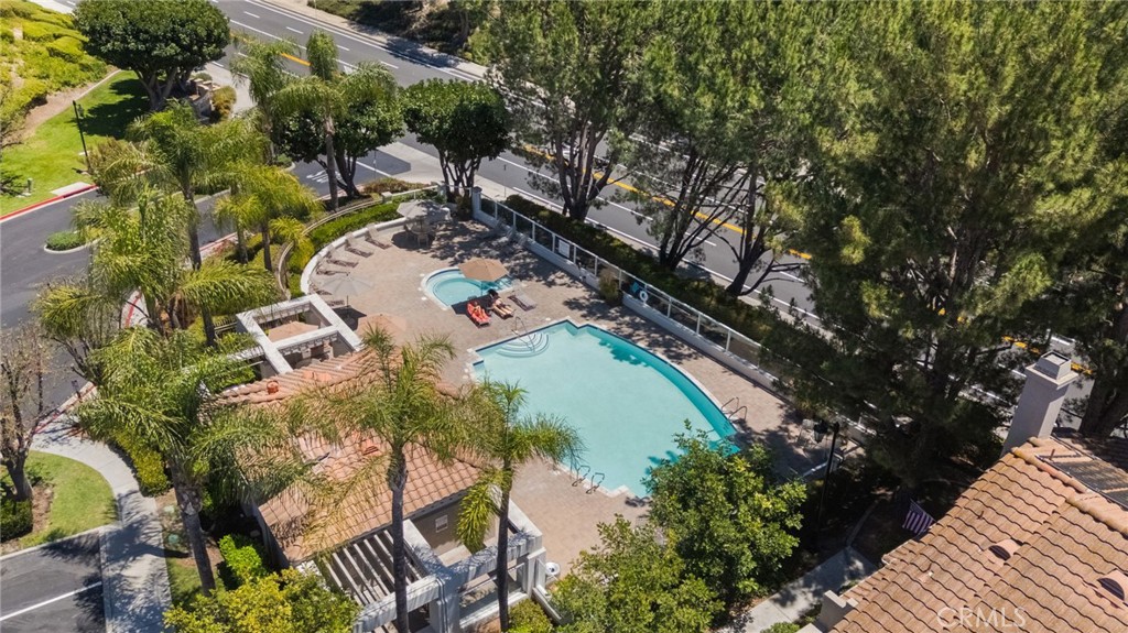 201 California Court Property Photo 33