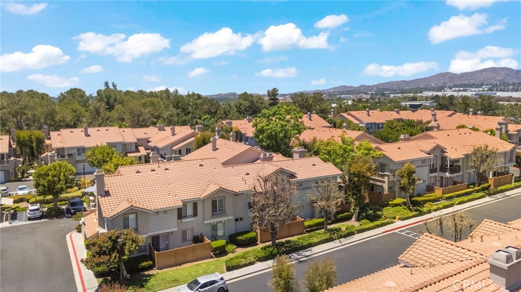 201 California Court Property Photo 36