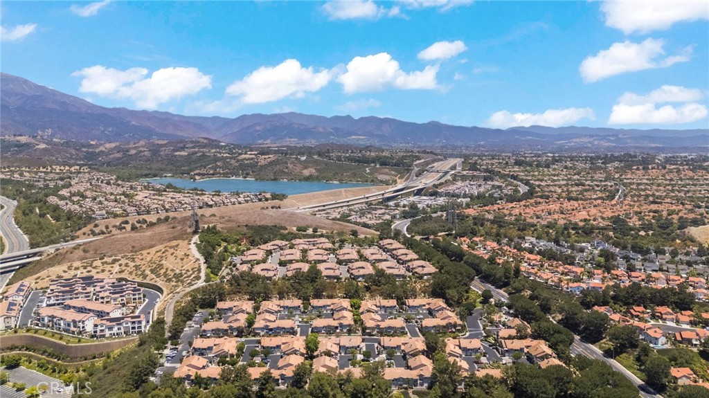 201 California Court Property Photo 42