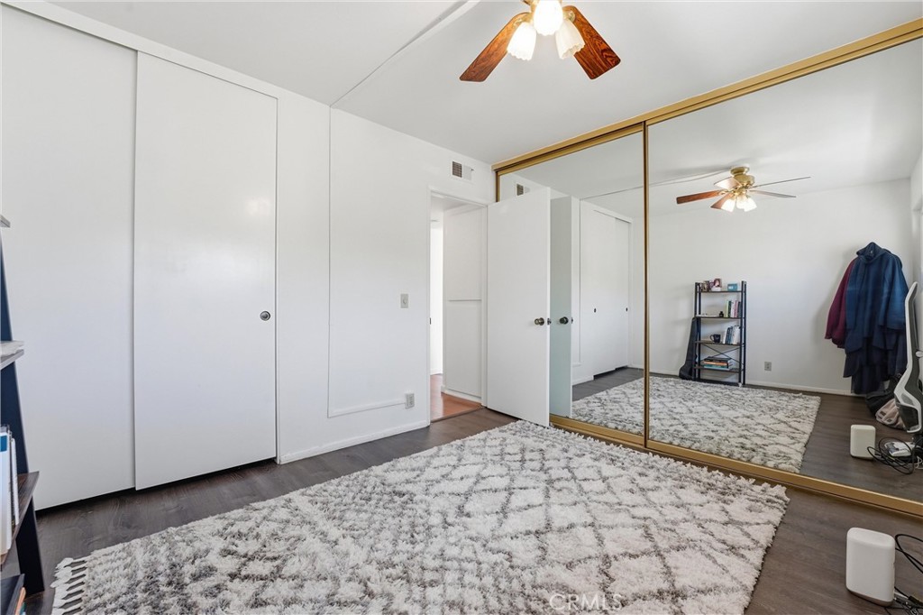 104 Oval Property Photo 12