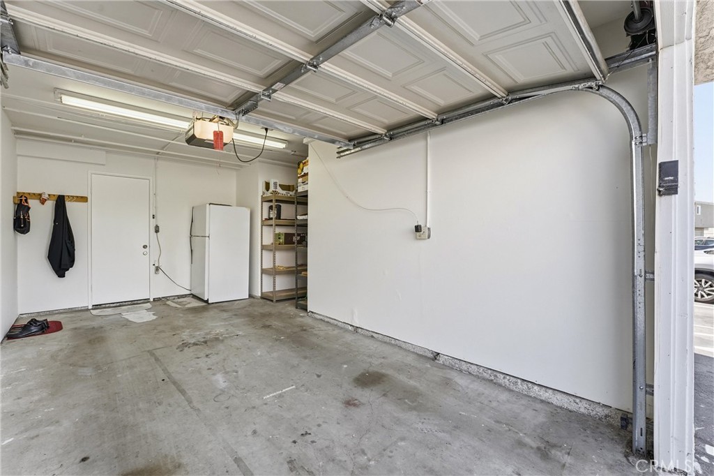 104 Oval Property Photo 18