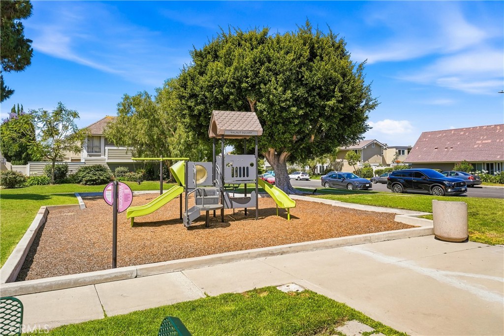 104 Oval Property Photo 20