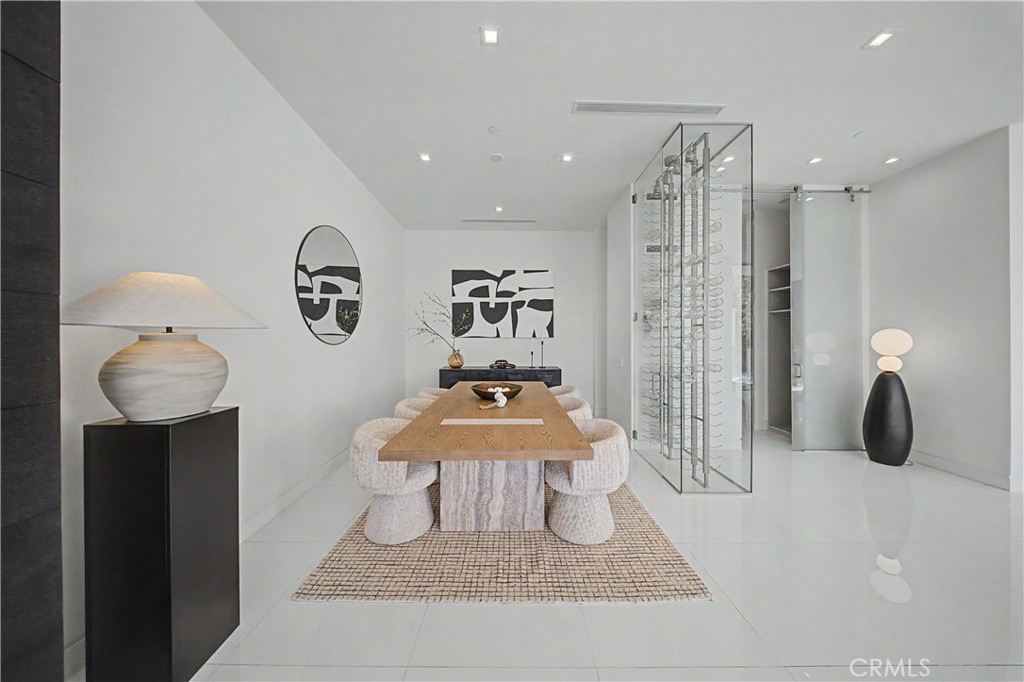 9459 Beverly Crest Property Photo 16