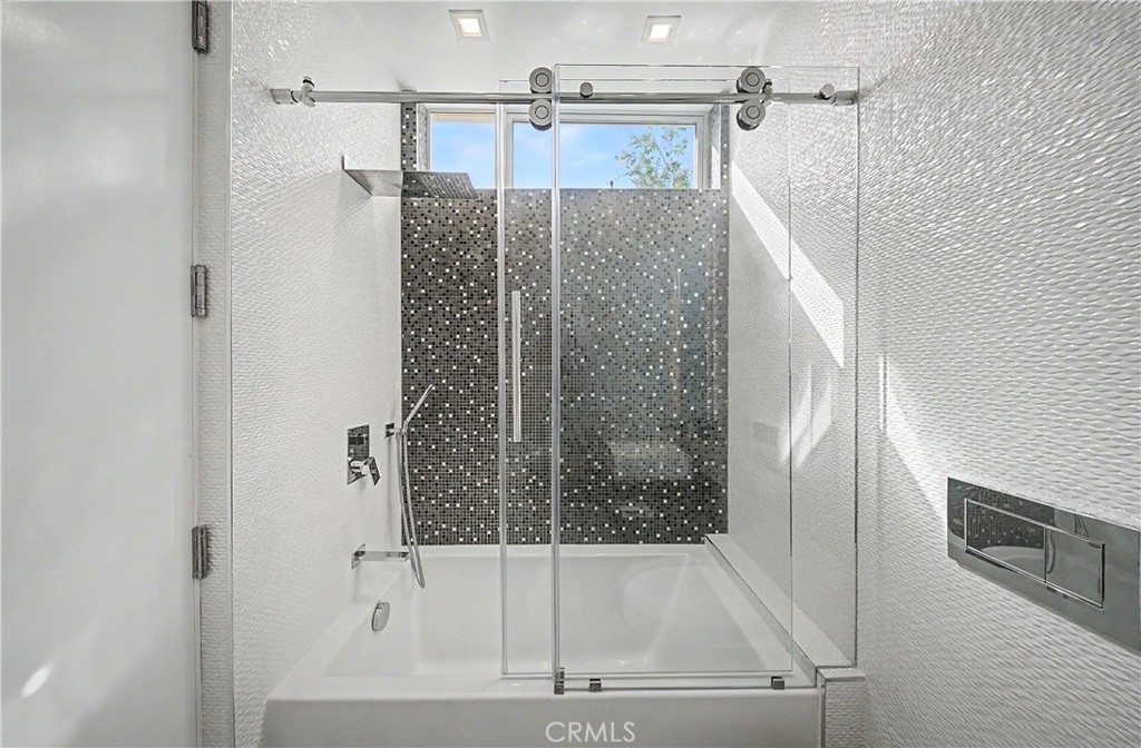 9459 Beverly Crest Property Photo 36