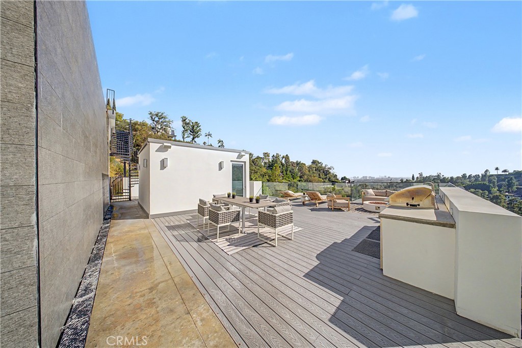 9459 Beverly Crest Property Photo 41