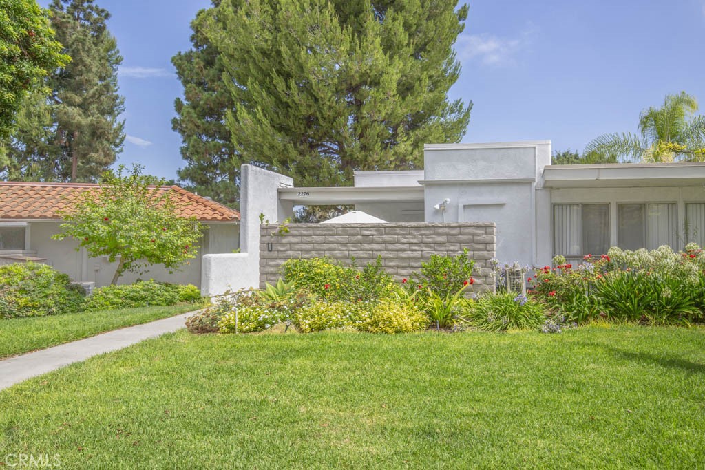 2276 Via Mariposa N Property Photo 1