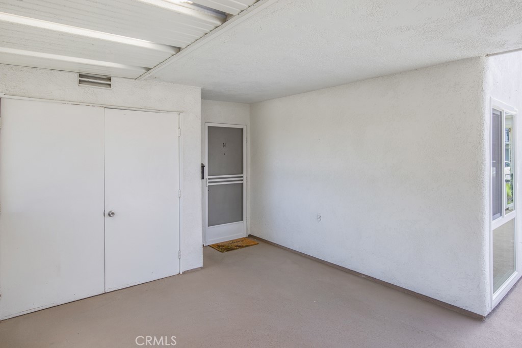 2276 Via Mariposa N Property Photo 7