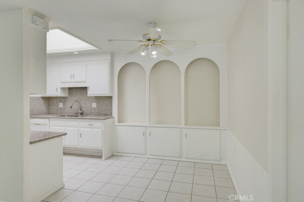 2276 Via Mariposa N Property Photo 14