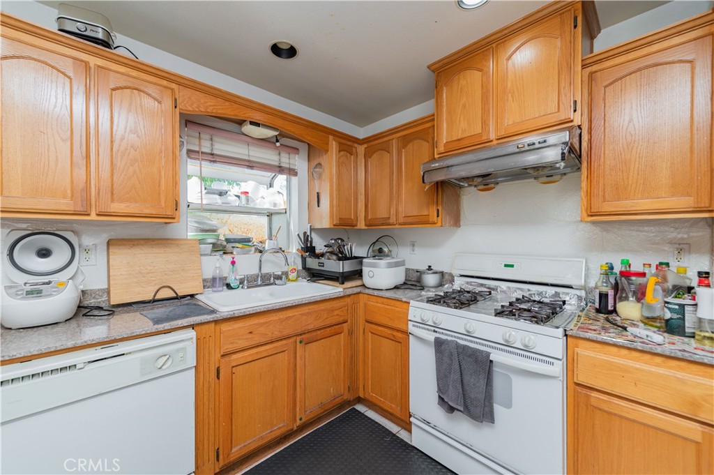 1316 E Palm Avenue A Property Photo 6